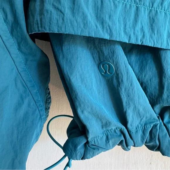 Lululemon Evergreen Cropped Anorak
Hawaiian Blue - Picture 9 of 15